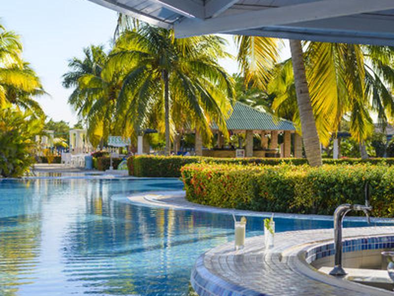 30A6ADB41E8F38355BF4719E3578DD36