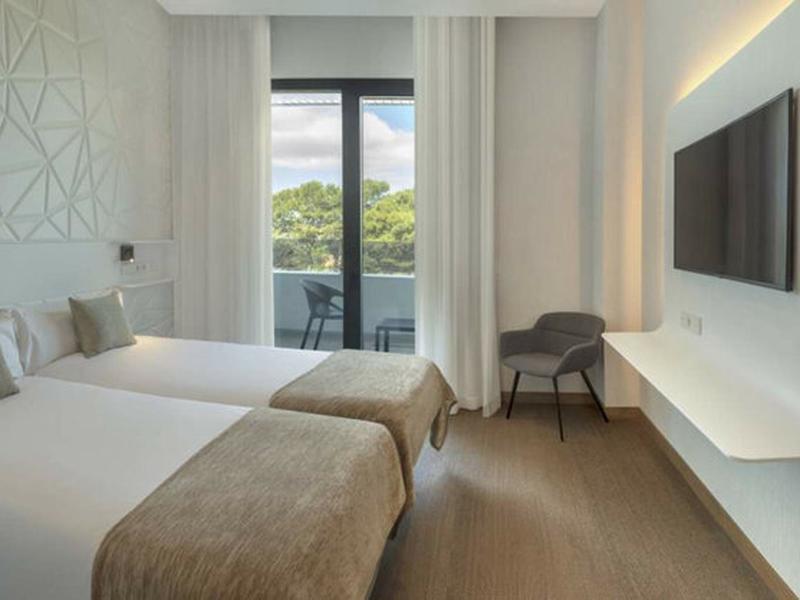 74CEDCB5DBD240D13967D846A1B96D77