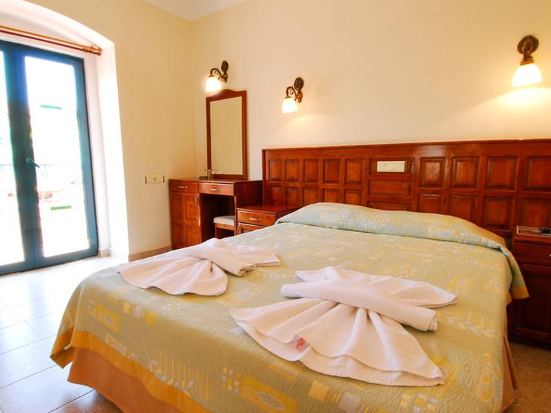 DBC708B751A8BDD944E21AD37FBB861F