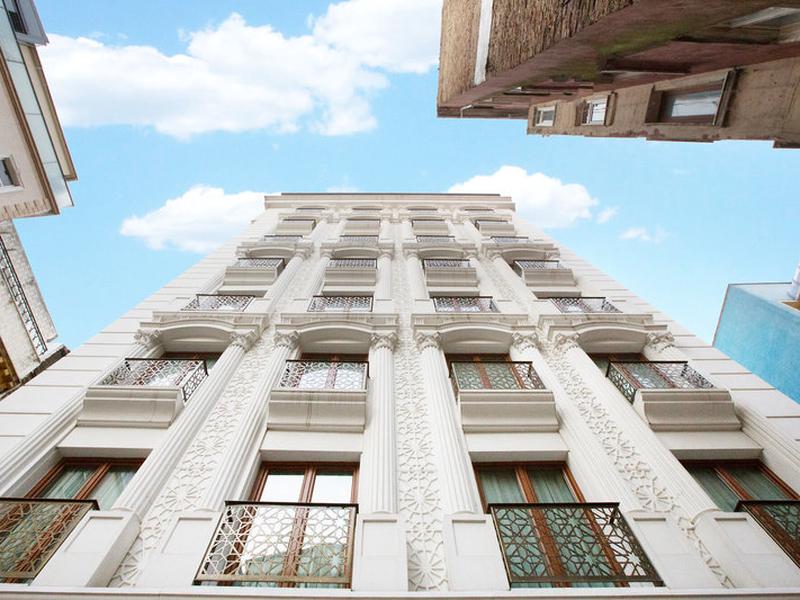 89A49F8E684F4FE80C970913587A8688