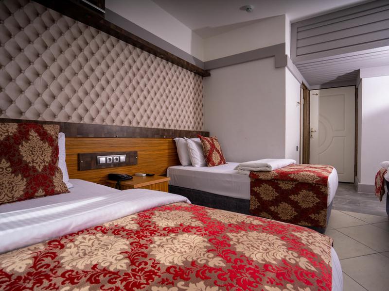 016E75FCB19EFEB5C79256688A8FAFC5