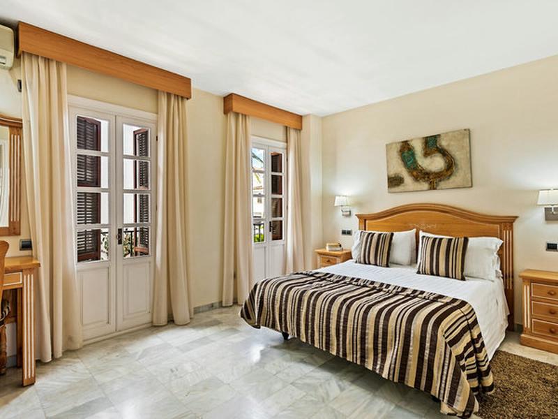 B7C2D3DD49FE44AC70B5404D77FAD7D6