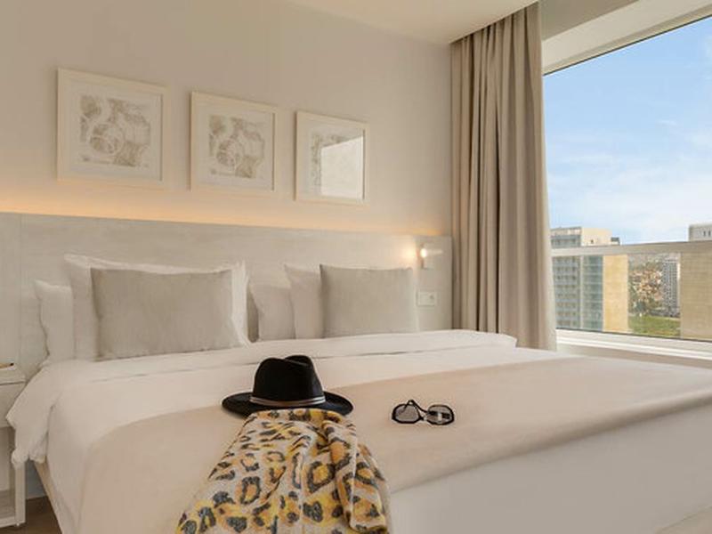 295FB7E4A04FCA7A35BD283A8217A6C9