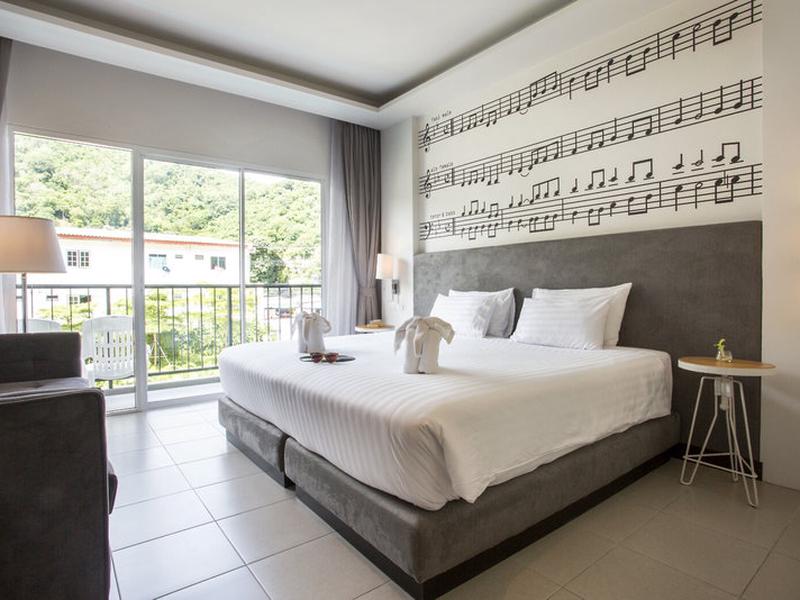 EEFB37E10D68CC1856927C4D71422135