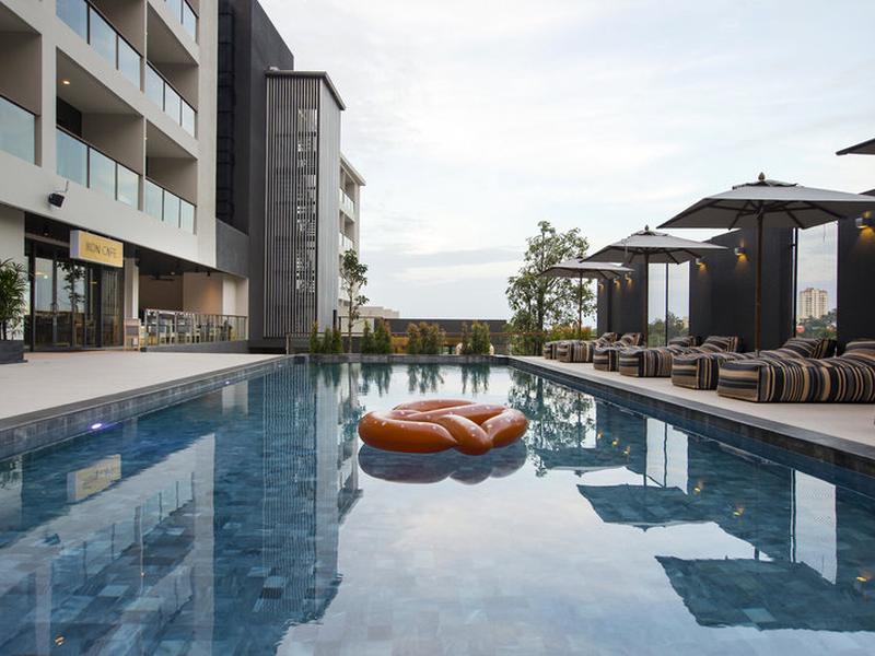 56AF6C13DA399CD9F3E598139C48287C