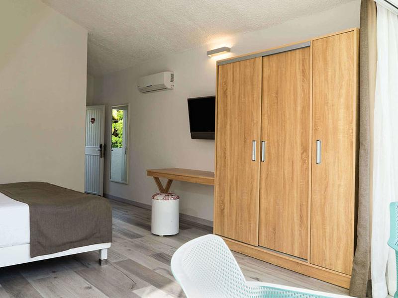 FB4A8E06FED2669F4B1A7DDC3FA61400