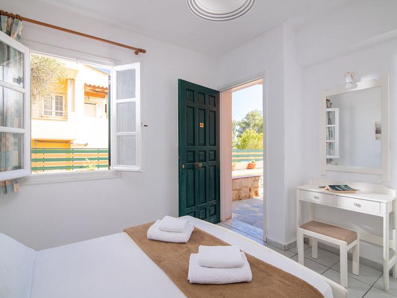 4B3B8D8EC4F3F8A384B58212119C0802