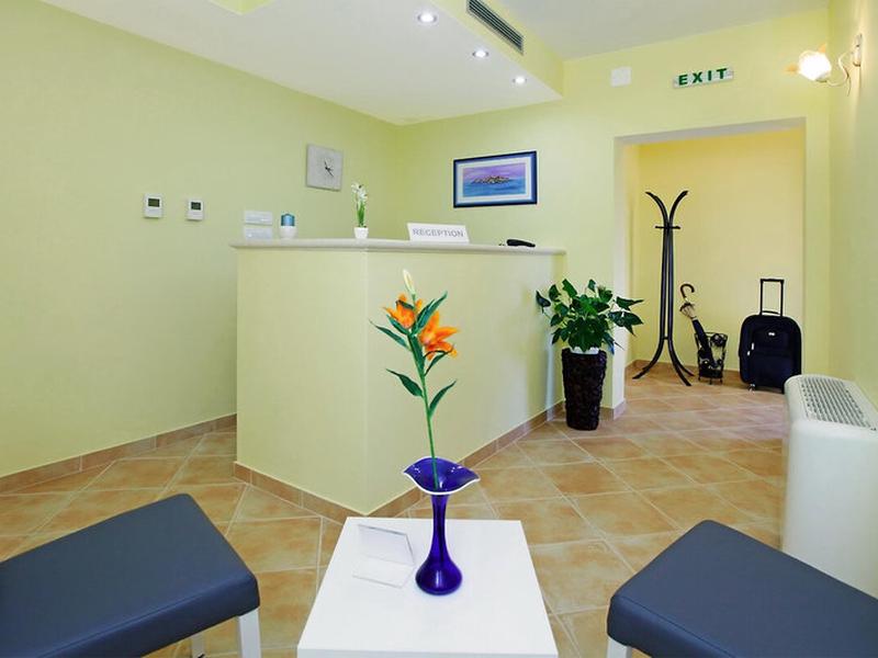 5DA513855D644B2217A5A506F7DB8A3F