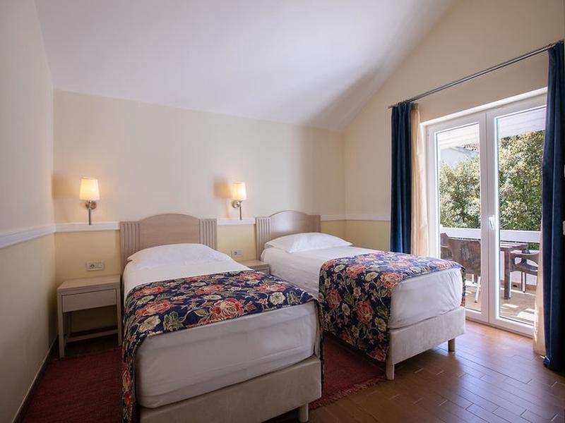 64D9C3AD2CE30BB5456EE7E6B99CB754