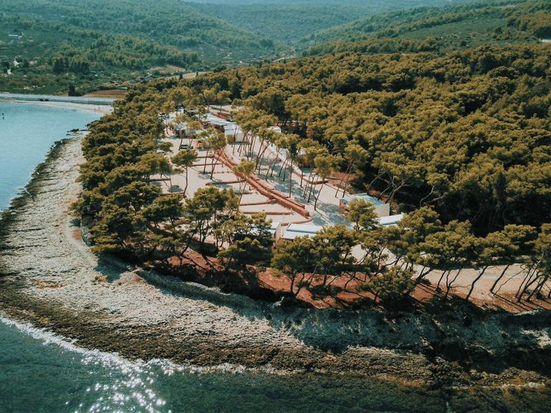 3EDA7B71C704695188D52769F6ADC037