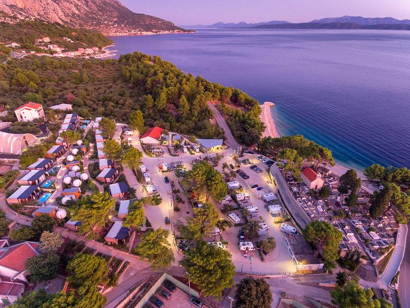 106943DEBDAB32032077D644F3597E3F