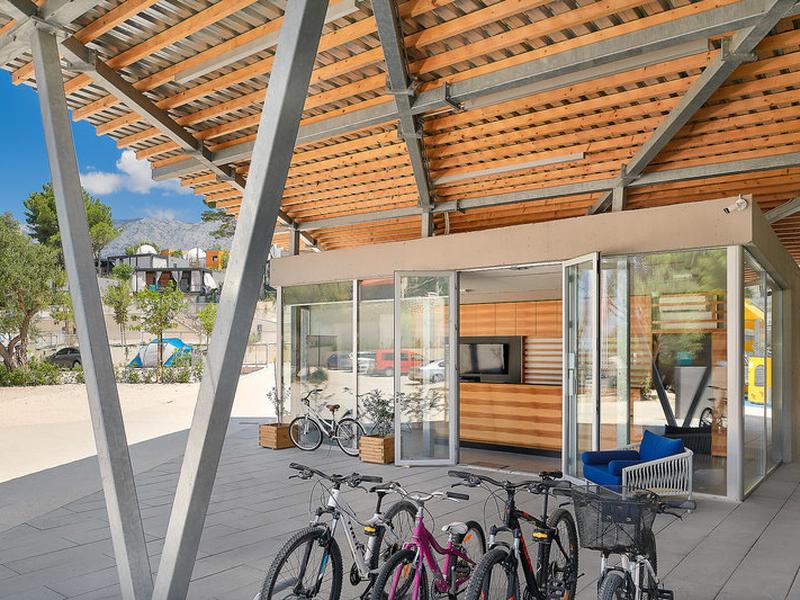 57DBDB1B8DF50F12FAB41990410B5B57