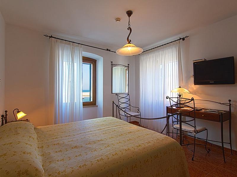 EA949753435FB16912F91A013B68A6D0