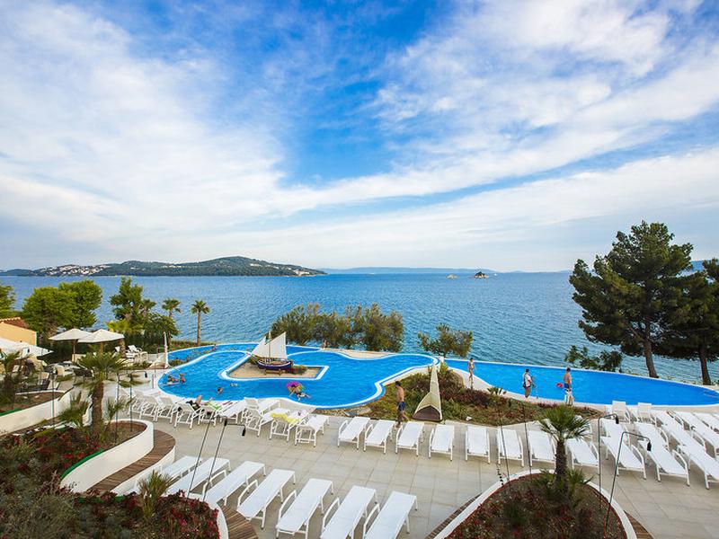 6F4BD3A0C44CA3E9E1D90B3A41995327