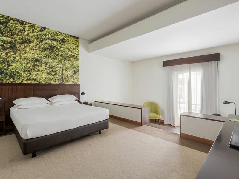 00BB39E6F2A5D49805F3B9FD9910D4D3