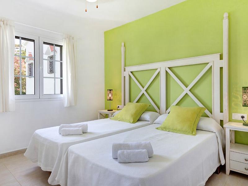 5A6421DE976775A869E35375F21156BC