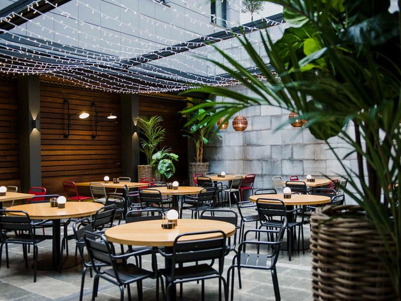 1899AC30A457C80C13F5A9E6B670B54C