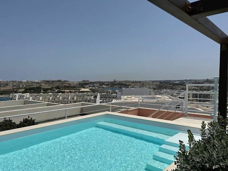 DB013CA636F1DB5F068122C38465FF41