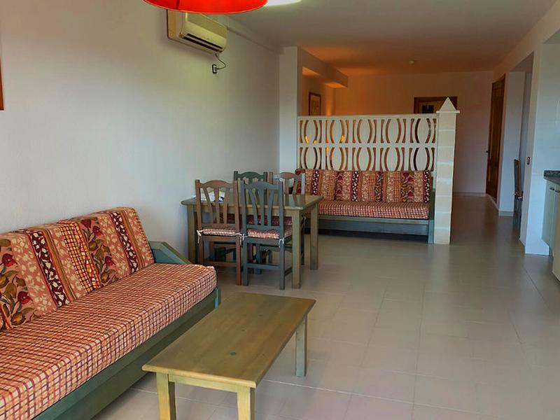 A9D99AE9D79A282503611438ED8C8352