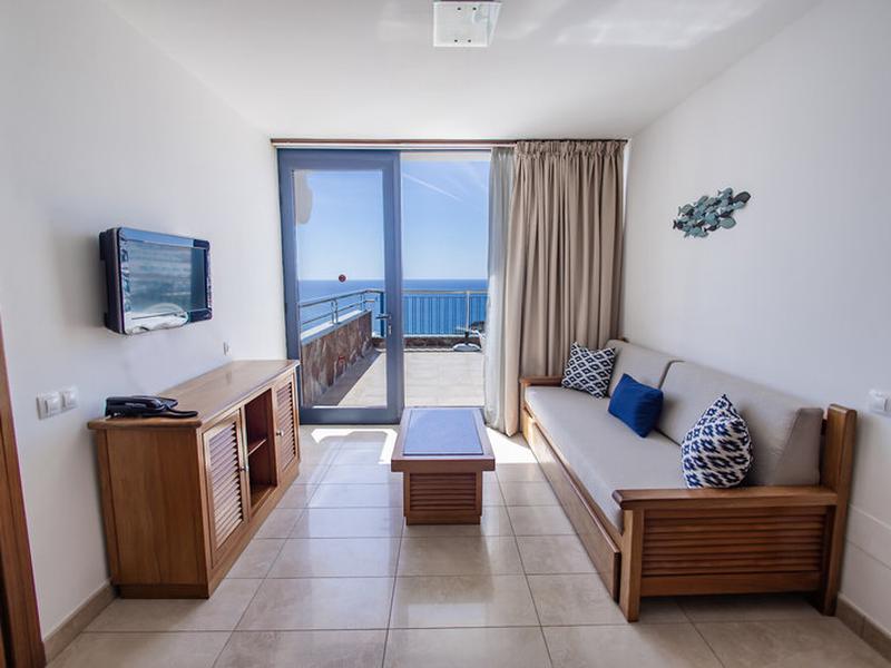 069D64E01A73D4053EF6828E3322D2A3