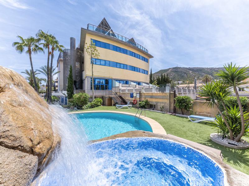 7C66B8B3C6330F49792CF9E9669AE504