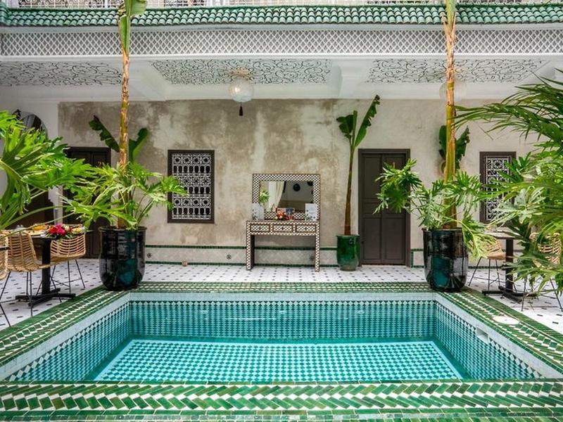 9422B8D5E6888D4BB7BD3DDEE2F19A03