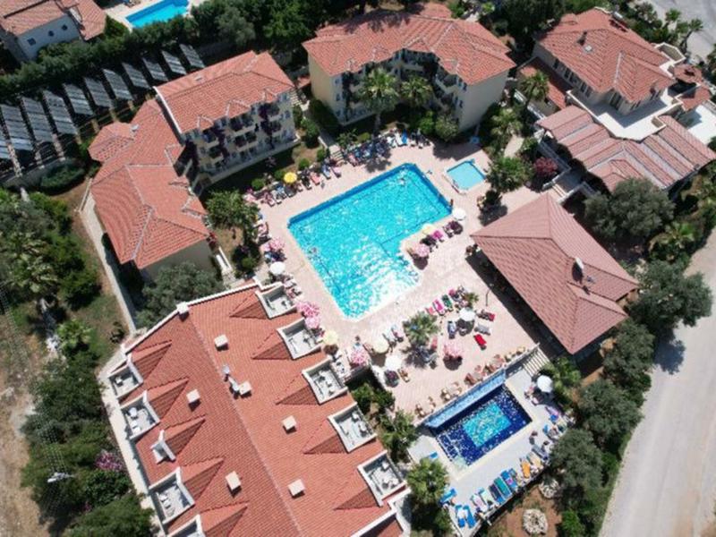 EC37A8AFE9C733DF72C87A02C25E113E