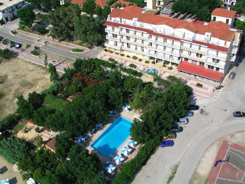 B44C0E320EE544073BF4103F6361D756