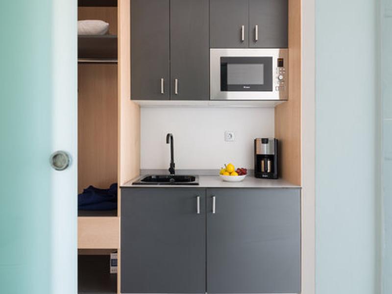 4FB0EFCA9AD7494F2FDAA70F31DA644B