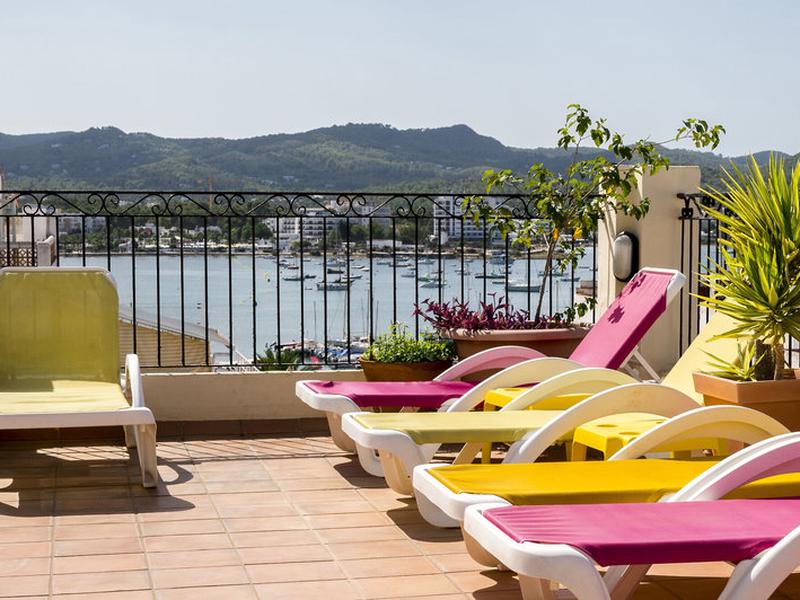 E13D1FE37C53343796CD5F8E9DC9037A