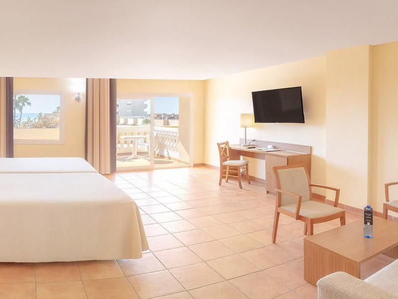 4B75C1DC566C0DD7737D00522E295A89