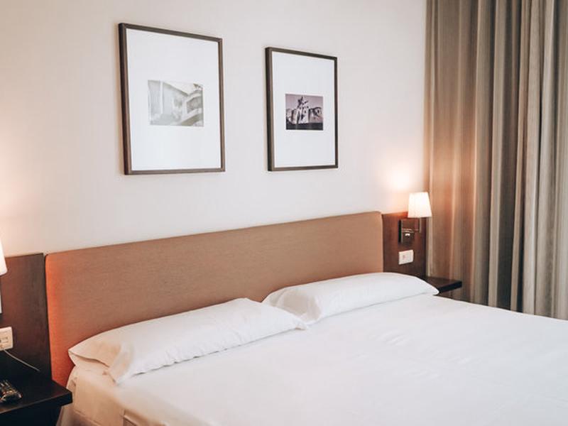 C19736964B4A9A05E5A81F3D3BED3E71