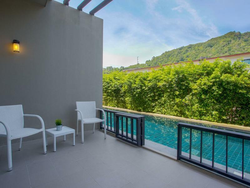 FBF8E66E2EAD43A0757EFBB57999AA4D