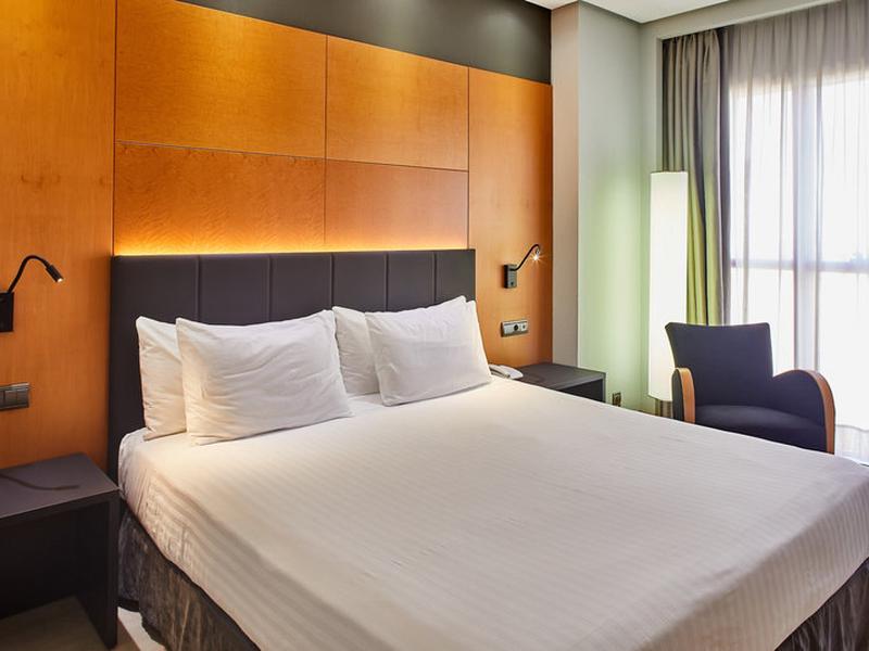 E123FAE91EBFE64E8BA9B1E3F21EB055