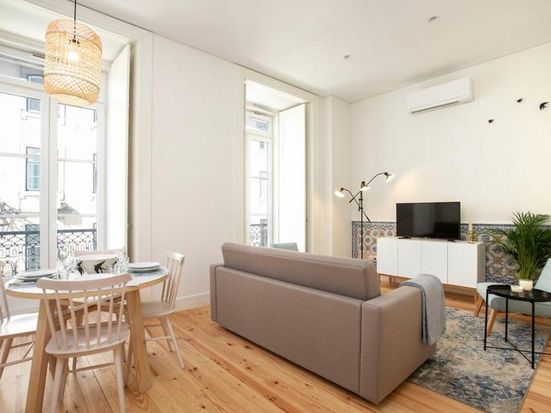 2B52B8045703AAFD4113C1926B84FA47