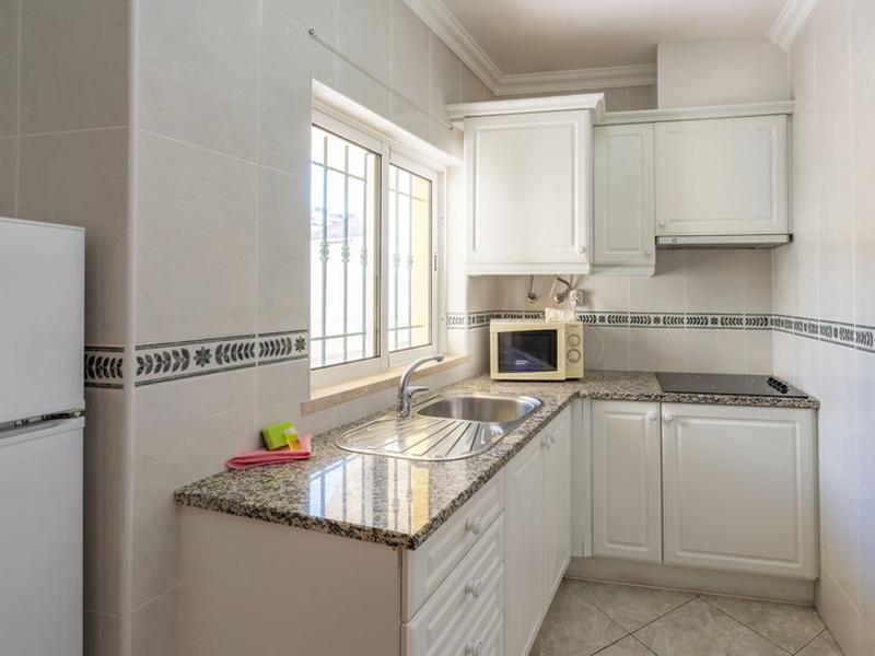 77C82DFAF881E5F93C5D48D4DD83C7BB