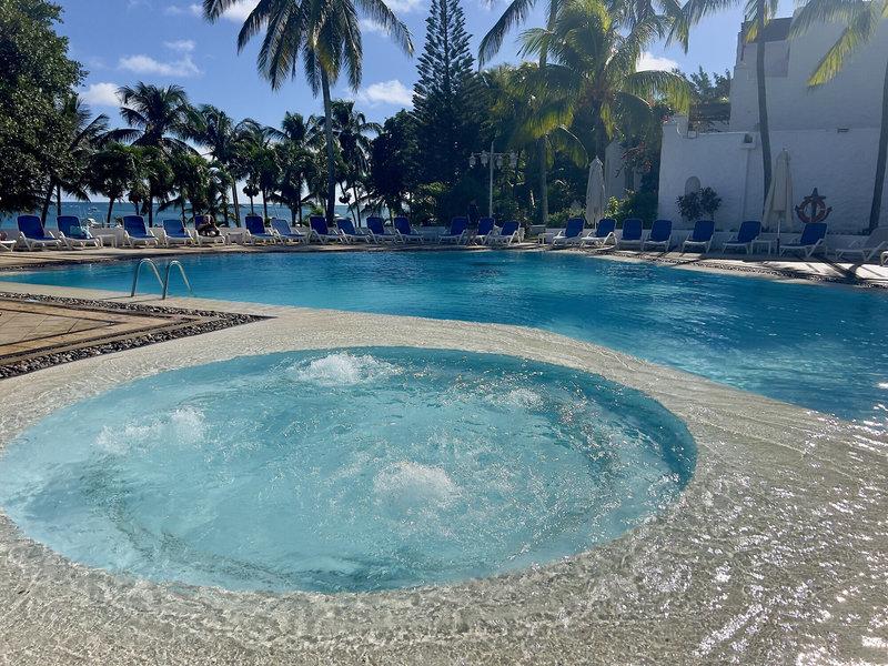 5F0DEAB988F37EE21A9DECA561D10FF5