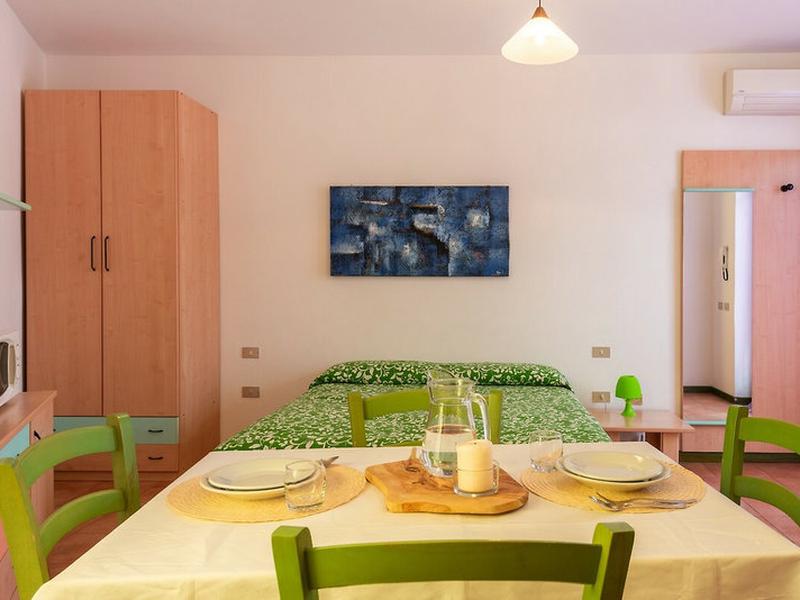 4391849E46735954BEBE359BAE402060