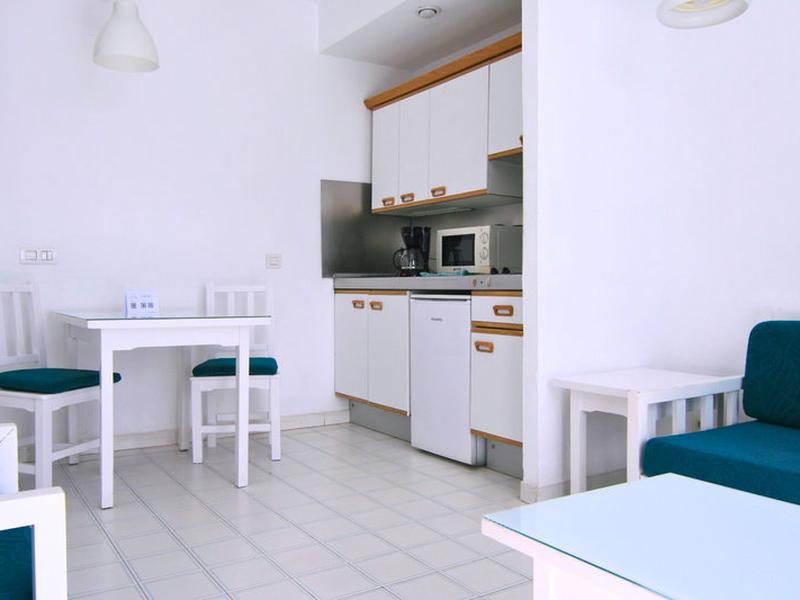 BA1599CF63006E42504DC180C20B09A2