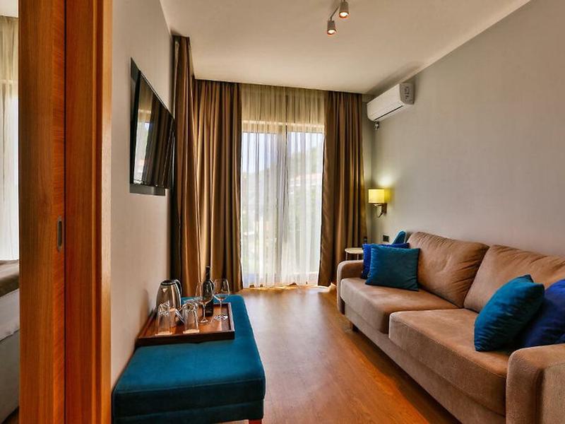 58FF5BECAEC56A57196A0E35795241A5