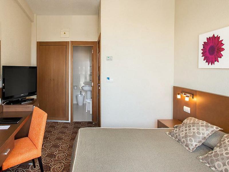 FD1A1EE6B5DB65A5F9DB32CA2D033BE2