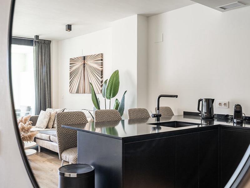 FCBF9A44E17C2C6CE8DBE81BE778D181