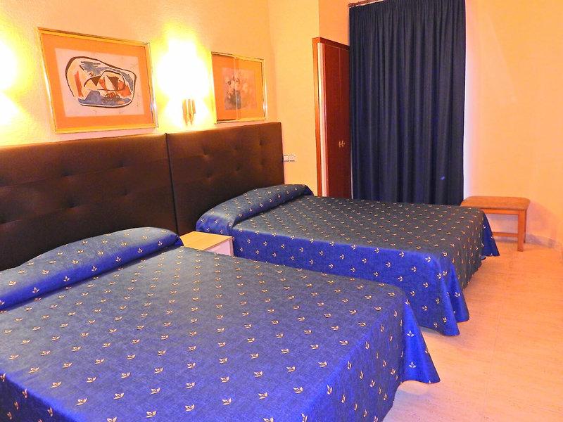 640AA190D9C7AE0274384DDA8326D99D