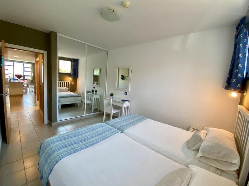 052A87276C8BF6549FC438193E6CFE74