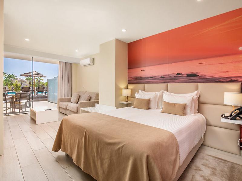 A8BD4F7573DAA79B7E415EF6130D9341