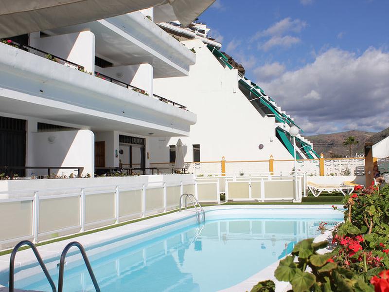 35B9A3843AFE86DEB4C90F4A6C0DCD86