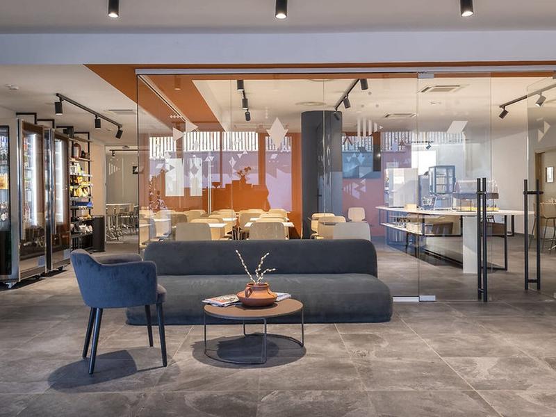 B477FD9C9B4C19FA4C887C7715773593