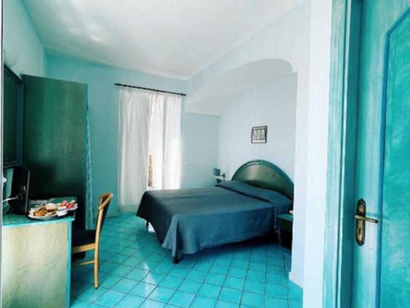 1EE402B84AA5C32F6FD89385D79C1D27