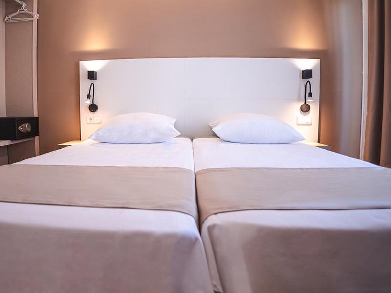 468D94CE2B0D1BD2C88BA60BBD241E54