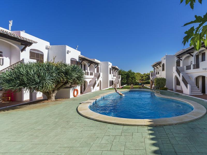 5AAFA467575F18C08F1261D9D1EF61C6